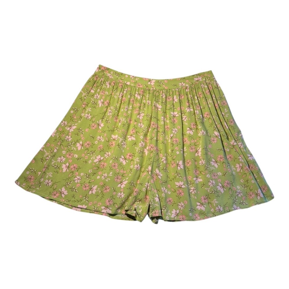 Abound Women's Green Floral Print Smocked Waist Shorts Size‎ Small NWOT